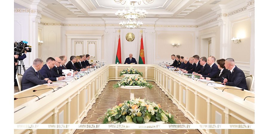 Арендное жилье, игорный бизнес, космос и ситуация в животноводстве. Подробности совещания у Александра Лукашенко