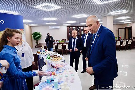 Курс на инновации и расширение. Председатель облисполкома Юрий Караев посетил Волковысское ОАО «Беллакт»