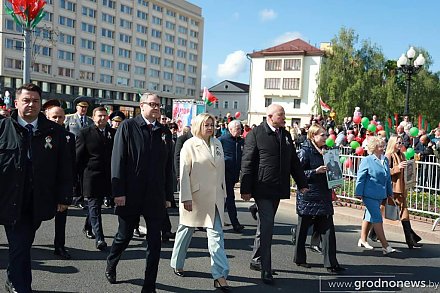 Многотысячная колонна гродненцев приняла участие в республиканской акции-шествии «Беларусь помнит»