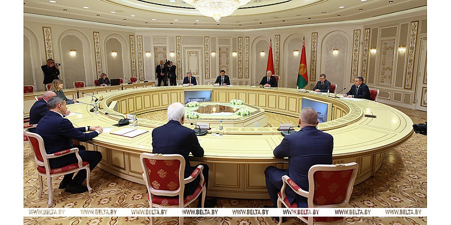 Александр Лукашенко ставит задачу во что бы то ни стало преодолеть планку в $1 млрд в торговле с Брянской областью