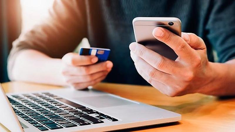 Лидчанка стала жертвой мошенников, купив билеты на хоккей через интернет