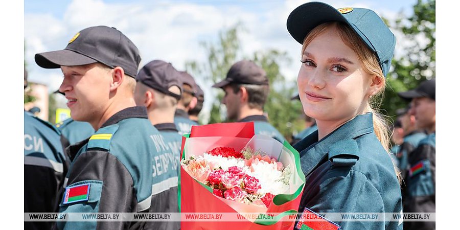 Александр Лукашенко поздравил пожарных-спасателей с профессиональным праздником