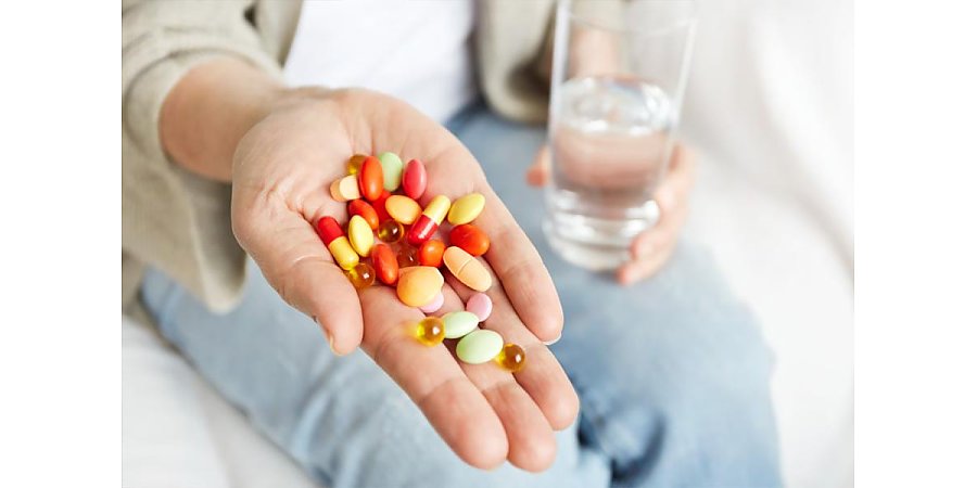 От выпадения волос до проблем с сердцем: эксперт рассказала об опасности передозировки витаминов