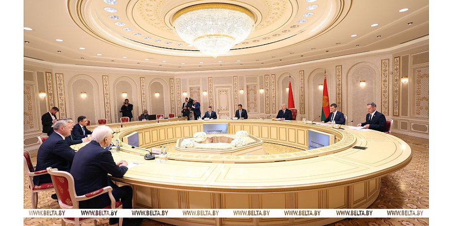 Александр Лукашенко: Беларусь готова нарастить поставки в Астраханскую область, чтобы сбалансировать торговое сальдо