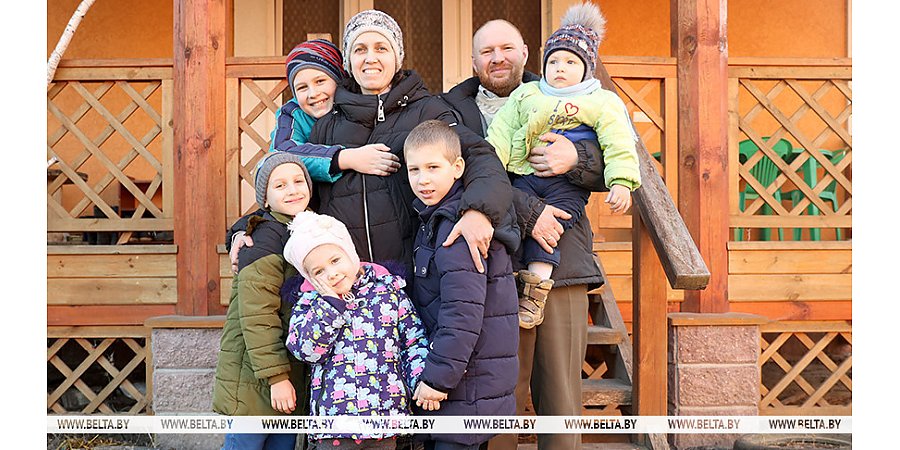 В Беларуси 46 семей воспитывают десять и более детей