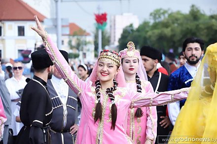 Фотофакт: Яркие моменты XIV Республиканского фестиваля национальных культур. Вторая часть