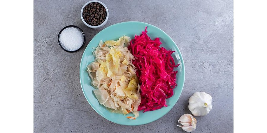 Маринованная капуста за сутки и вкуснее квашеной: простой рецепт в банке