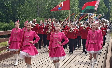 «Августовский канал приглашает друзей»: яркий праздник народного творчества проходит на Гродненщине