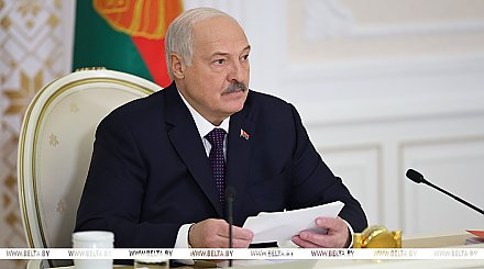 Стоп тарифам, развитие без "финансовой иглы" и защита прав трудящихся. Итоги недели Президента