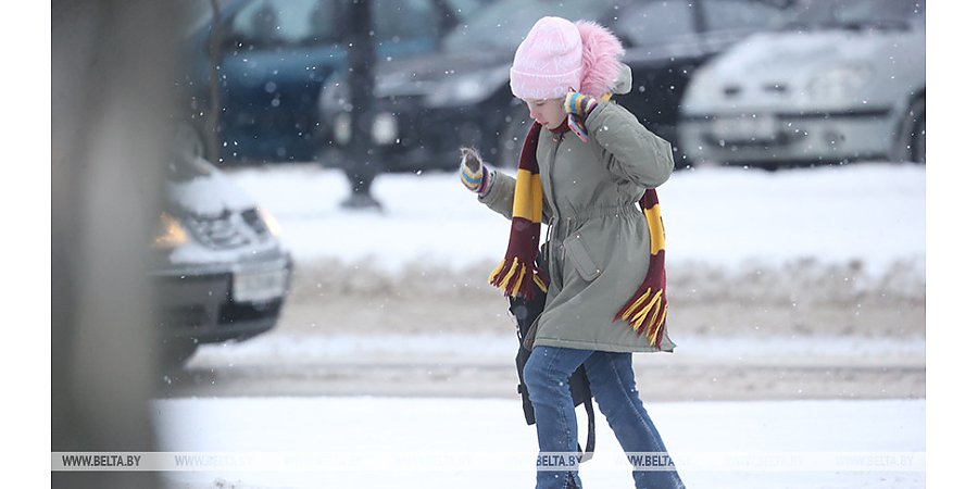 При каких условиях зимой ребенка лучше не отправлять в школу, рассказала эксперт