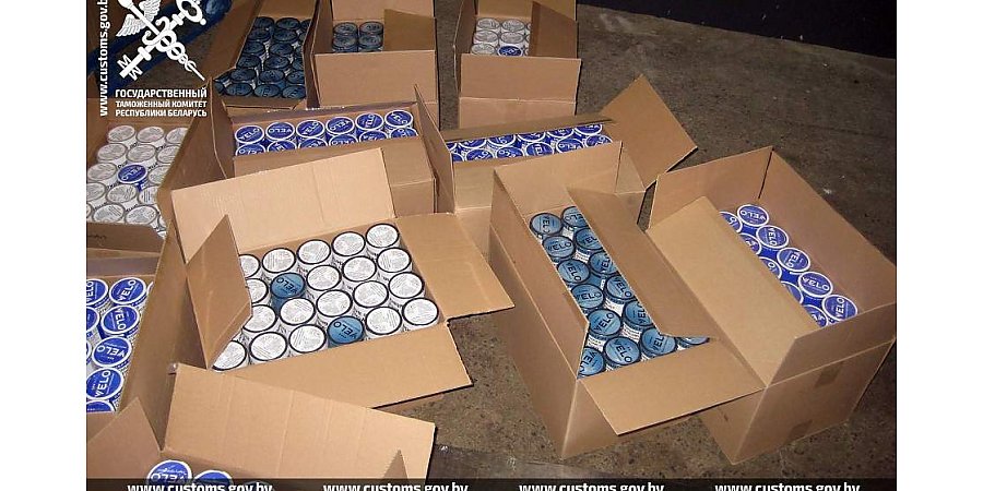 Российский перевозчик припрятал 800 кг никотиновых паучей в перемещаемой партии рыбных консерв