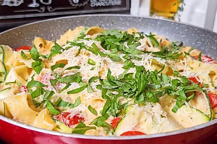 Вкусно и ароматно: рецепт пасты с кабачками и сливочным сыром