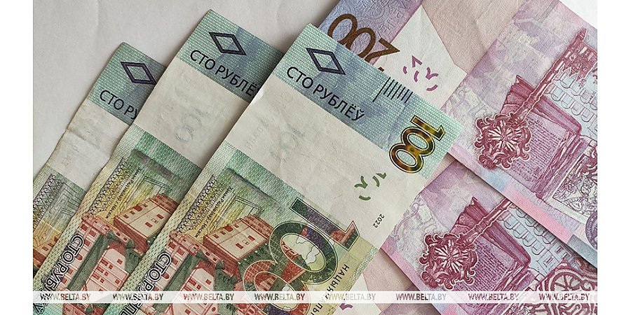 Белстат: средняя зарплата в Беларуси в феврале составила 2743 рубля