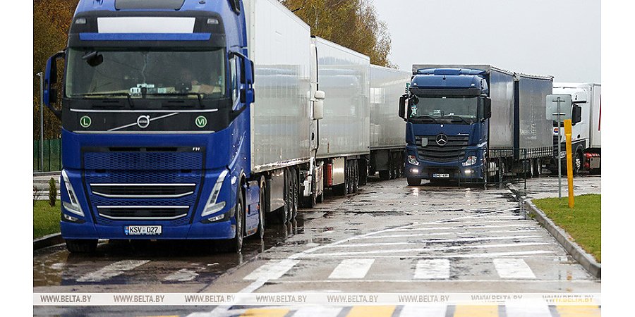 Угроза для 35 тыс. рабочих мест. Литовские перевозчики требуют решить ситуацию на границе 