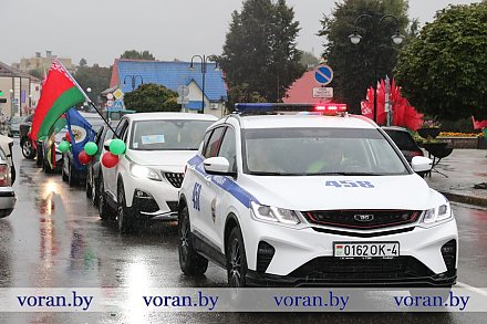 В День народного единства Вороновский район объединила масштабная патриотическая акция. Молодежь региона приняла участие в автопробеге «Эстафета единства», чтобы отдать дань уважения истории