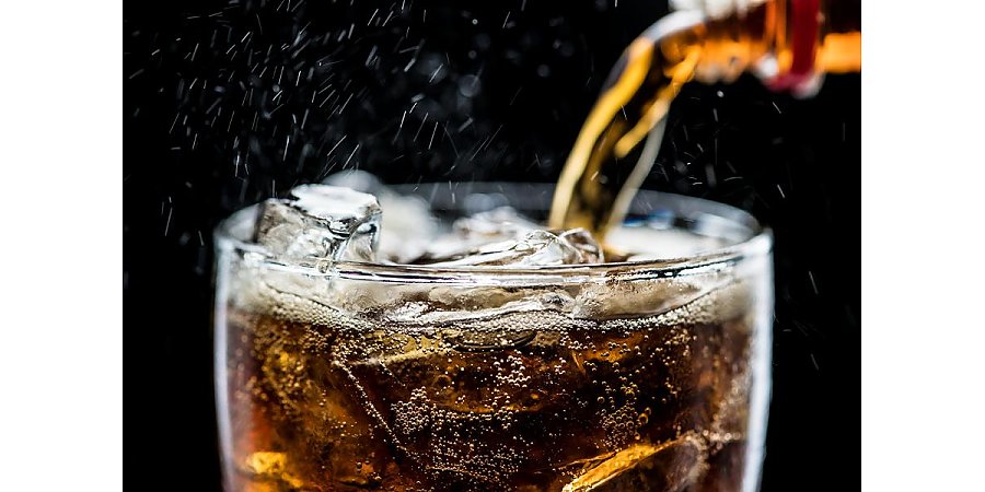 Газировка и минеральная вода: когда эти напитки могут спровоцировать камни в почках