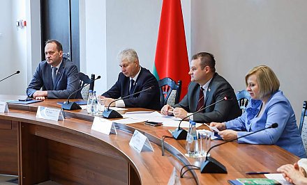 Законодательство в отношении национальных меньшинств обсудили в рамках круглого стола представителей власти и диаспор