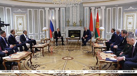 Встреча Александра Лукашенко и Владимира Путина проходит во Дворце Независимости в Минске