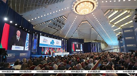 "Жизненный принцип белорусов - добрососедство". Как Александр Лукашенко искал новые точки опоры на Востоке и к чему призывал Запад