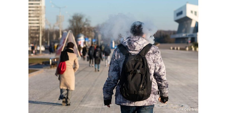 Новые ограничения и штрафы ожидают курильщиков: на остановках нельзя будет курить даже вейпы