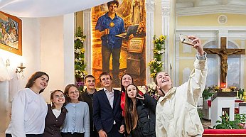 В Новолукомльском костеле освятили икону, созданную при помощи ИИ