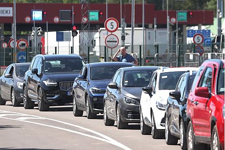 Около 2,9 тысяч автомобилей ожидают въезда в ЕС