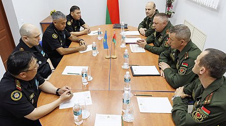 Беларусь и Казахстан обсудили перспективные направления военного сотрудничества