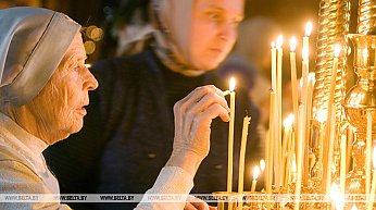 Православные верующие отмечают Усекновение главы Иоанна Предтечи