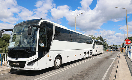 Латвия планирует полностью прекратить автобусные перевозки в Беларусь и Россию
