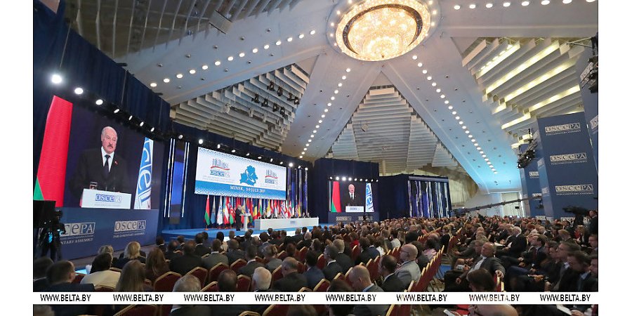 "Жизненный принцип белорусов - добрососедство". Как Александр Лукашенко искал новые точки опоры на Востоке и к чему призывал Запад