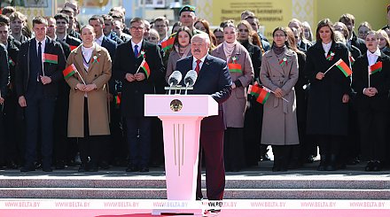 Александр Лукашенко: традиция чествования важнейших символов суверенной Беларуси стала поистине всенародной