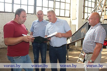 В Вороновском районе прошел мониторинг охраны труда организаций рейдовой группой технической инспекции Федерации профсоюзов Беларуси