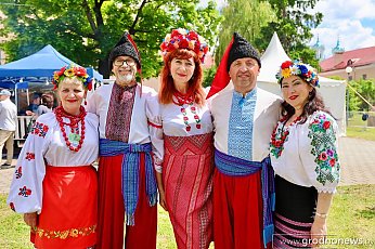 Где на фестивале национальных культур звучал Кейпоп, угощали варениками и учили танцевать по-армянски? Рассказываем!