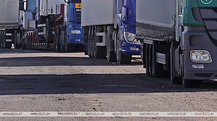 Госпогранкомитет: за прошедшие выходные очередь фур в Польшу увеличилась на 750 единиц