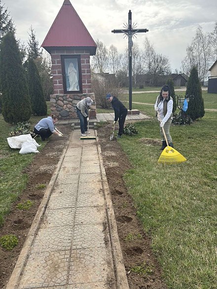 Как в агрогодке Заболоть прошел республиканский субботник