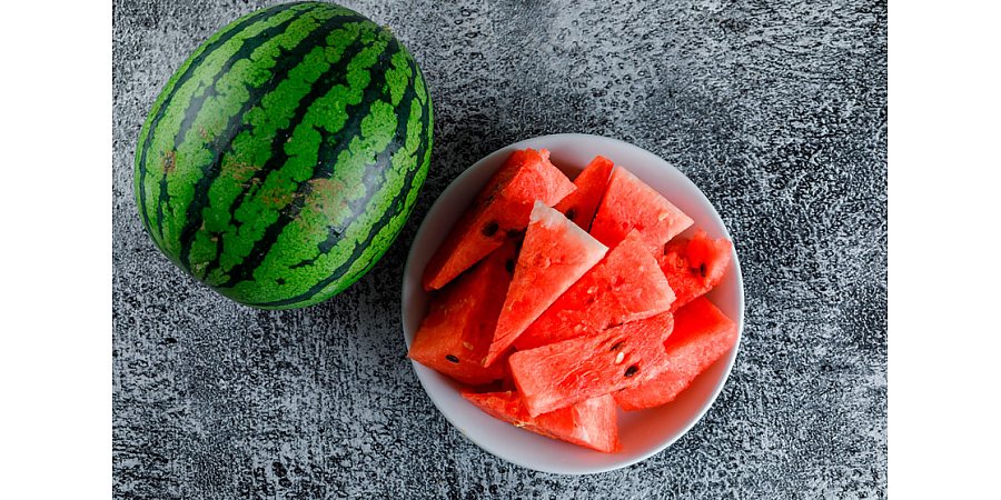 Как распознать испорченный арбуз и что делать при отравлении популярным фруктом