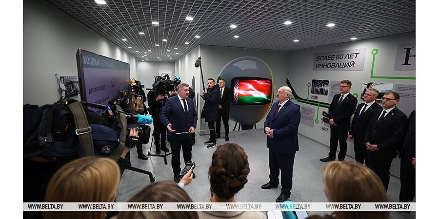 Александр Лукашенко на «Горизонте» дал официальный старт массовому роботизированному производству телевизоров с ИИ
