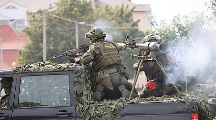 Бой в городе, разведка дронами и освобождение заложников. В Столине прошли учения МВД