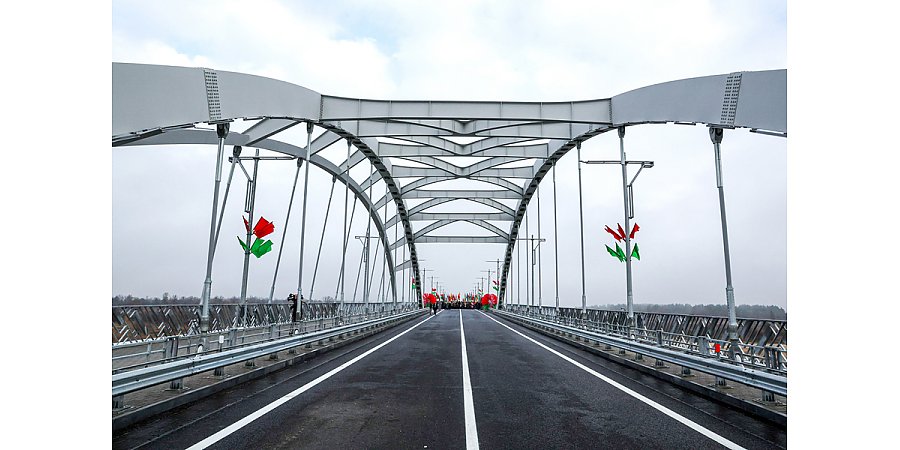 Нам надо ускоряться! Для чего Беларусь строит и наводит мосты