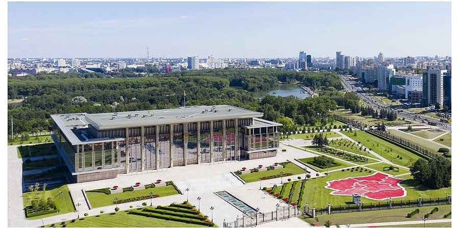 Александр Лукашенко поздравил зарубежных лидеров с 80-й годовщиной Великой Победы