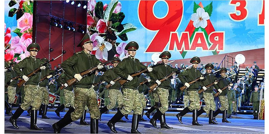 Генеральная репетиция военного парада прошла у стелы "Минск - город-герой"