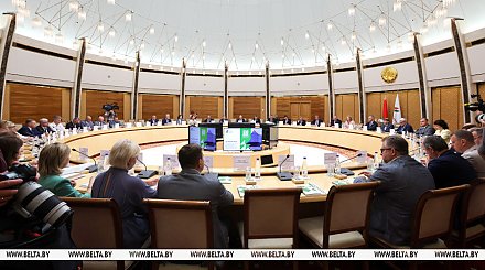 Белорусская партия "Белая Русь" создает молодежное движение "Искра"