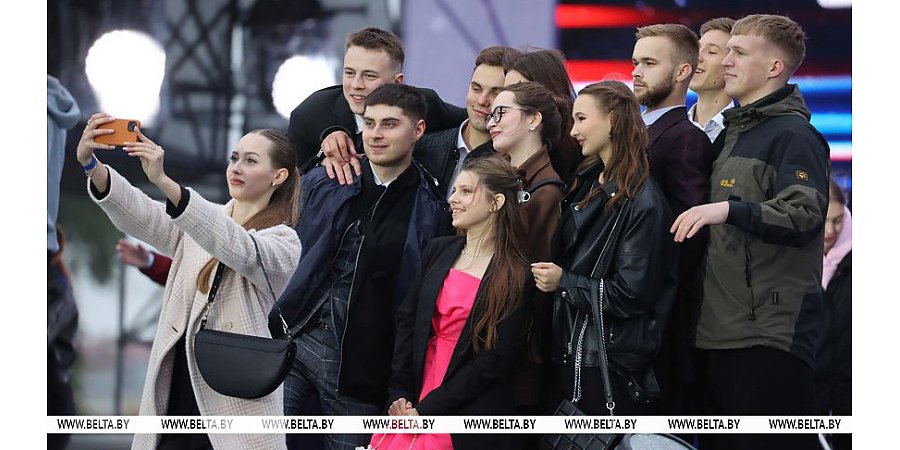 Президент Беларуси: «Молодость - время первых серьезных решений и выбора жизненного пути»