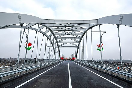 Нам надо ускоряться! Для чего Беларусь строит и наводит мосты