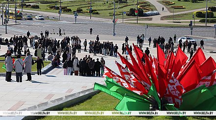 В Беларуси празднуют День Государственного флага, Государственного герба и Государственного гимна