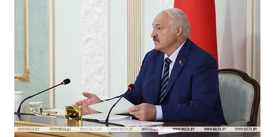 Александр Лукашенко поручил принять самые жесткие меры по всем недостаткам на уборочной
