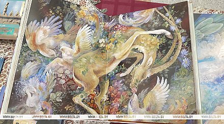 Иранская фантасмагория. Как выглядит самое дорогое издание на книжной выставке-ярмарке в Минске