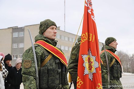 Военнообязанные, призванные на сборы, приняли военную присягу