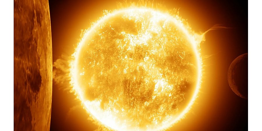 На Солнце произошла мощная вспышка с эффектным взрывом