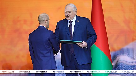 "Горжусь белорусским народом!" Лукашенко наградил передовиков АПК Могилевской области